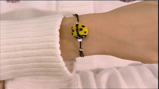 Met een lieveheersbeestje!