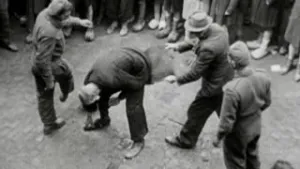 Bespuugd, geslagen en vernederd