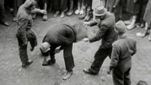 Bespuugd, geslagen en vernederd