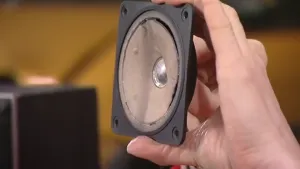 Trillende geluidsdeeltjes die worden versterkt