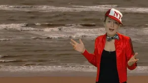 De zee weerspiegelt de lucht en de bodem