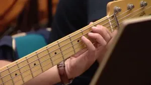 De lage tonen geven de muziek een fundament