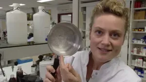 Weg met de witte aanslag in je pannetje