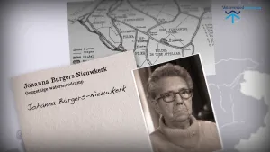 Foto van een oude foto, portret, zwart/wit, van Johanna Burgers-Nieuwkerk en een kaart van Zeeland van vroeger.