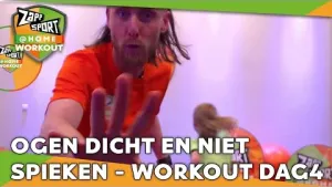 Foto van Zapp Sport met Nathan Rutjes en zijn zoon in beeld, Nathan steekt zijn hand uit naar het beeld, logo in beeld en de tekst "ogen dicht en niet spieken - workout dag 4".