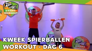 Foto van Zapp Sport van Nathan Rutjes en zijn zoon, doen workout met objecten in de handen, logo in beeld en de tekst "kweek spierballen workout - dag 6".