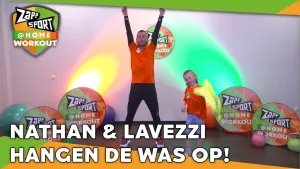 Foto van scène uit Zapp Sport met Nathan Rutjes en zijn zoon in beeld die work-out doen in de studio, logo's in beeld en de tekst "nathan & lavezzi hangen de was op!".