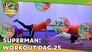 Foto van scène uit Zapp Sport met Nathan Rutjes en zijn zoon in de studio, op de achtergrond logo's van Zapp Sport, erbij de tekst "superman! workout dag 25".