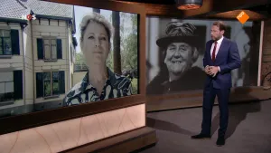 Foto van presentator in pak voor een scherm met foto's van mensen uit de Tweede Wereldoorlog.