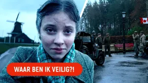 Een foto van een meisje in oude kleren. Ze kijkt vermoeid. Links van haar zie je een molen. Rechts van haar zie je een oud legervoertuig met daarnaast militairen, en de vlag van Canada. Linksonder in beeld staat de tekst "Waar ben ik veilig?!"