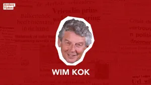 Een foto van het hoofd van de vroegere minister-president Wim Kok, geplakt op een rode achtergrond. Onder zijn hoofd staat de tekst "Wim Kok".