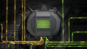 Een animatie van het voetbalstadion van Ajax van bovenaf gezien. Het dak is open en je ziet het veld. Buiten het stadion zie je getekende gele en groene lijnen die naar het stadion lopen. De lijnen lijken energie voor te stellen. 