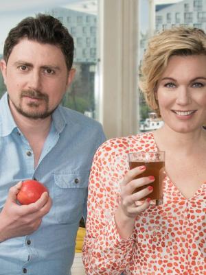 Presentatoren Marlijn Weerdenburg en Ersin Kiris