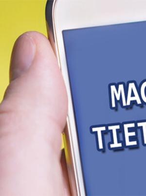 Telefoonscherm met daarop 'mag ik je tieten zien?'