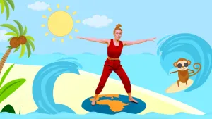 Een foto van presentator Roos die in een yogahouding bovenop een platte wereld staat met de armen wijd. Op de voorgrond is water te zien met een golf.  Op de achtergrond is er een strand te zien met nog een golf in het water waar er een aapje surft.