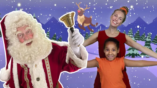 Een foto van presentator Roos die achter een meisje staat. Op  voorgrond is de kerstman te zien die een bel vasthoudt. Op de achtergrond is er een illustratie van een sneeuw landschap met bomen, bergen en een hert.