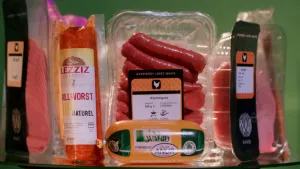 Een foto van diverse soorten halalkip. Halalkip is kip die ook door moslims gegeten mag worden volgens hun geloof de Islam. 