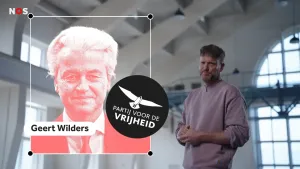 Een foto van presentator Devran naast een foto van Geert Wilders, lijsttrekker van Partij voor de Vrijheid. Bij de foto staat het logo van de partij, een vliegende meeuw.