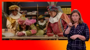 Pieten zijn aan het puzzelen in het Pakjesruim