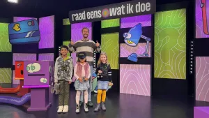 Foto van Daan Boom met kinderen
