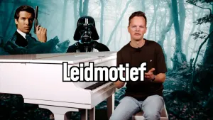 Foto van presentator Sander Zwiep voor witte vleugel met daarbij afbeeldingen van James Bond en Darth Vader. Voor hem het woord 'leidmotief'.
